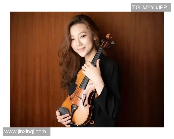 法国足球球星拉小提琴的艺术才华与运动生涯的完美融合