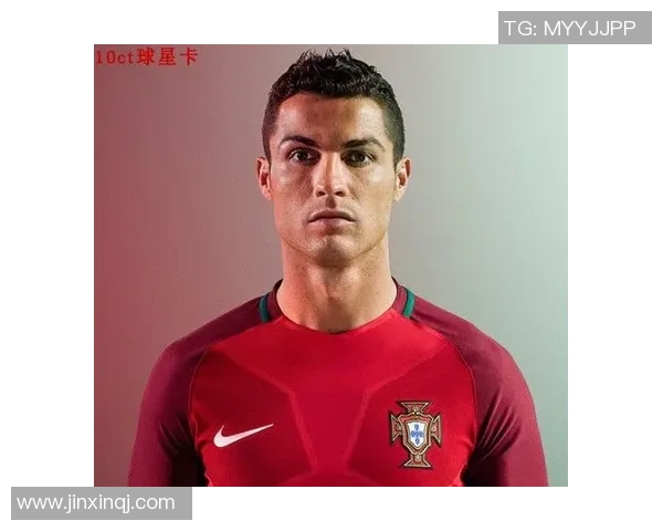 球星照片卡片收藏热潮引领足球文化与粉丝互动新风尚