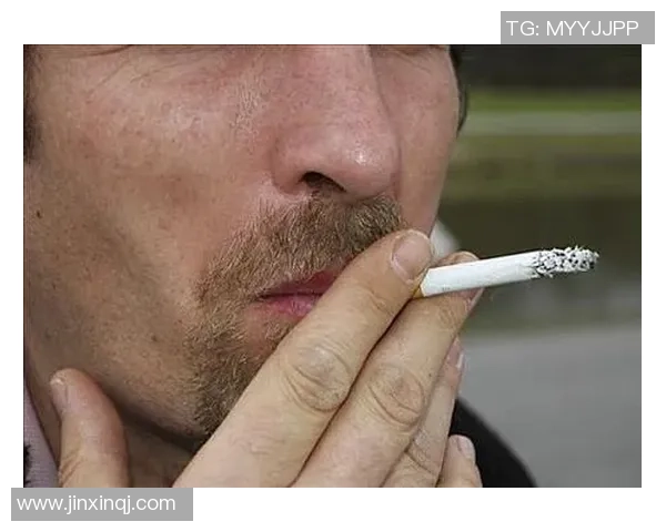 足球明星吸烟排行榜 哪位球星抽烟最频繁令人惊讶